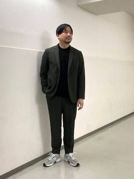 「アイテム（スーツパンツ、グリーン系）」を使った、KOICHI TANAKAさん（メンズ・170cm）の秋コーディネート