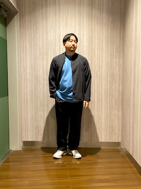 「URBAN RESEARCH DOORS（アーバンリサーチドアーズ）の『イージーケア/速乾/UVカット』クイックドライ ノーカラーライトブルゾン（ブルゾン、グレー系）」を使った、KOICHI TANAKAさん（メンズ・170cm）の春コーディネート