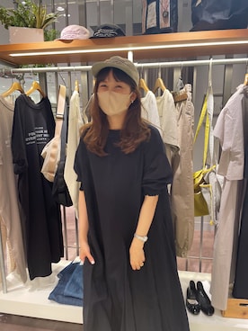 「シアタープロダクツ(THEATRE PRODUCTS)」｜「アイテム（帽子）」を使った、さちほさん（レディース・157cm）の春コーディネート