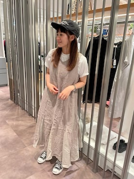 「シアタープロダクツ(THEATRE PRODUCTS)」｜「アイテム（帽子）」を使った、さちほさん（レディース・157cm）の春コーディネート