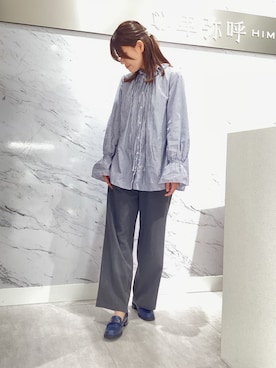 「アイテム（パンプス、ブルー系）」を使った、卑弥呼　ディアモール大阪店さん（レディース・164cm）の秋コーディネート