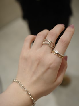 「アイテム（ゴールド系）」を使った、horigamiakaneさん（レディース・156cm）の秋コーディネート