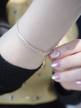 「TEN.（テン）のアイテム（アクセサリー）」を使った、horigamiakaneさん（レディース・156cm）の春コーディネート