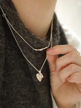 「TEN.（テン）のSILVER925 チルダネックレス（ネックレス、シルバー系）」を使った、horigamiakaneさん（レディース・156cm）の春コーディネート