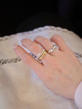 「TEN.（テン）のアイテム（リング）」を使った、horigamiakaneさん（レディース・156cm）の春コーディネート