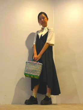 「6（ロク）のアイテム（Tシャツ/カットソー、ホワイト系）」を使った、ことりのガワ。さん（レディース・151cm）の夏コーディネート