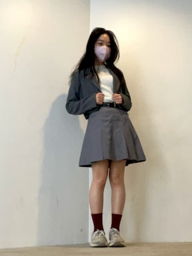 「LILY BROWN（リリーブラウン）のベルト付きプリーツスカショーパン（スカート、グレー系）」を使った、ことりのガワ。さん（レディース・151cm）の春コーディネート