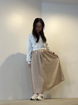 「adidas（アディダス）のアイテム（スニーカー、ホワイト系）」を使った、ことりのガワ。さん（レディース・151cm）の春コーディネート