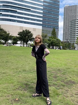 「パープル×黒」｜「アイテム（Tシャツ/カットソー）」を使った、yuiriさん（レディース・158cm）の秋コーディネート