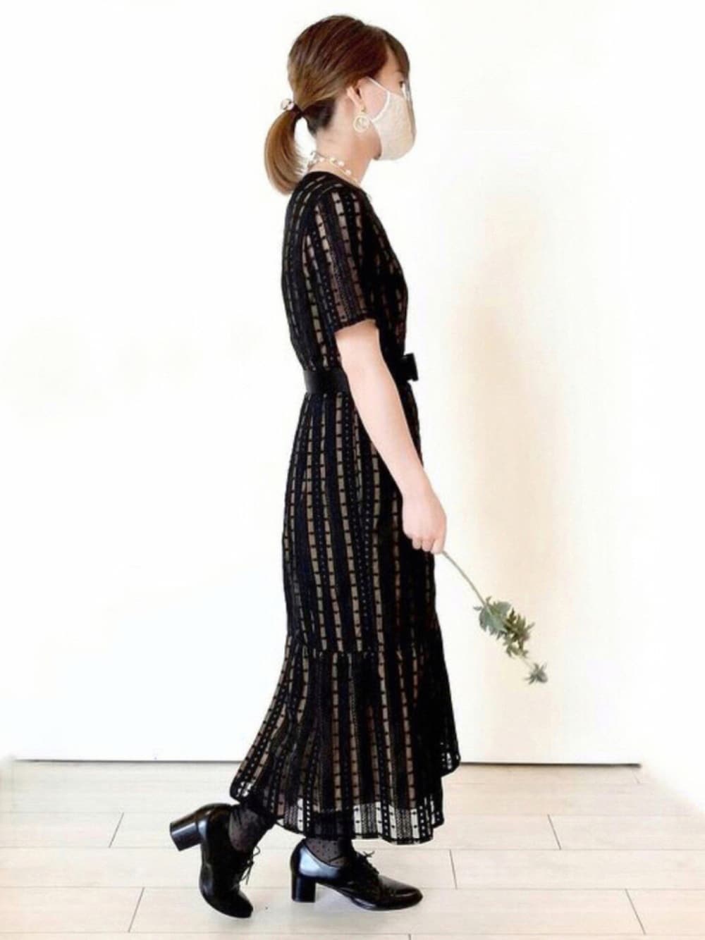 「マーメイドスカート、タイトスカート、ワンピース、ドレス、結婚式、結婚式二次会スタイル、formforma、ベルト、ネックレス、レースアップシューズ、kaene、黒、ブラック、フォーマル、キレイめ」｜「enchantedの本革ポインテッドレースアップシューズ（ドレスシューズ、ブラック系）」を使った、formformaグランフロント大阪さん（レディース・155cm）の夏コーディネートの1枚目の写真