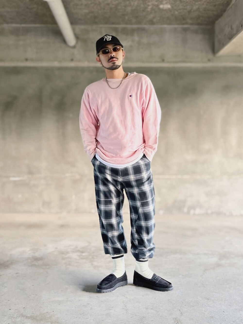 「ローファー、Champion、大人コーデ、古着MIX、プチプラコーデ、低身長、ストリートMIX、秋冬コーデ」｜「FREAK'S STOREのアイテム（その他パンツ、その他）」を使った、トマトさん（メンズ・165cm）の秋コーディネートの1枚目の写真