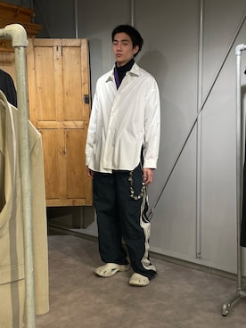 「アイテム（シャツ/ブラウス、シルバー系）」を使った、ware-mo-kou 井上慎斗さん（メンズ・184cm）の冬コーディネート