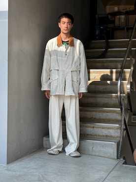 「Toironier（トワロニエ）のToironier/トワロニエ/2tuck Sweat Pants（その他パンツ、シルバー系）」を使った、ware-mo-kou 井上慎斗さん（メンズ・184cm）の夏コーディネート