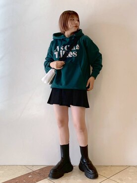 「PBLIM（ページボーイリム）のアイテム（パーカー）」を使った、ゆいさん（レディース・154cm）の秋コーディネート