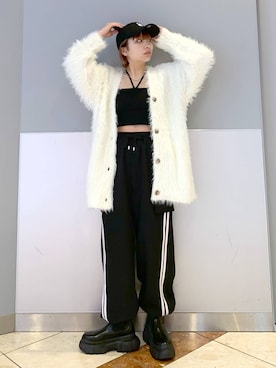 「PAGEBOY（ページボーイ）のモンスターフェザーカーディガン（カーディガン/ボレロ）」を使った、ゆいさん（レディース・154cm）の秋コーディネート