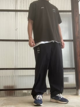 「アイテム（スニーカー）」を使った、マークスさん（メンズ・180cm）の秋コーディネート