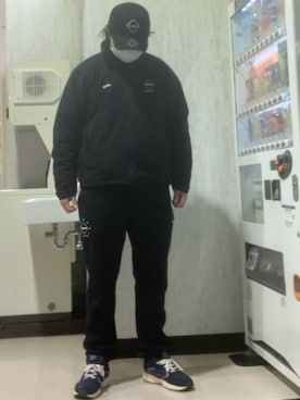 「アイテム（キャップ）」を使った、マークスさん（メンズ・180cm）の冬コーディネート