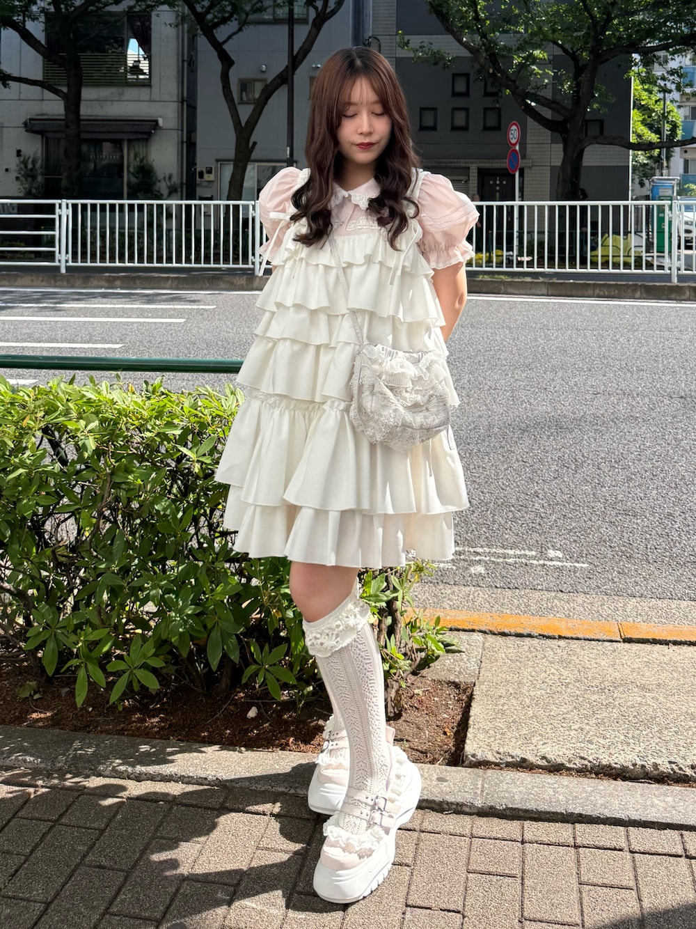 ホイップクリームミニワンピースを使った人気ファッション