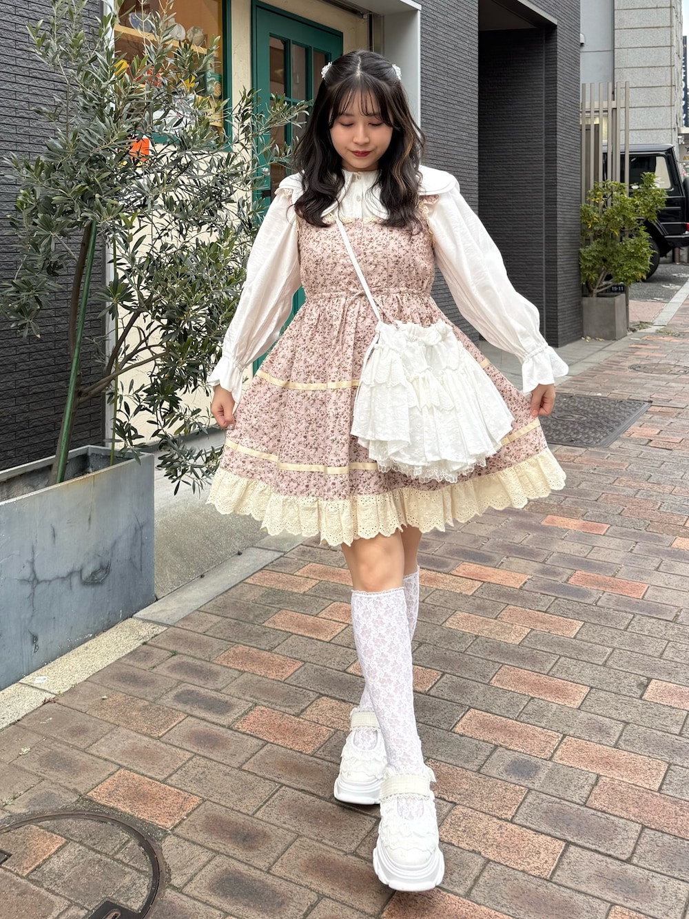 petit flowerフレアミニワンピースを使った人気ファッション