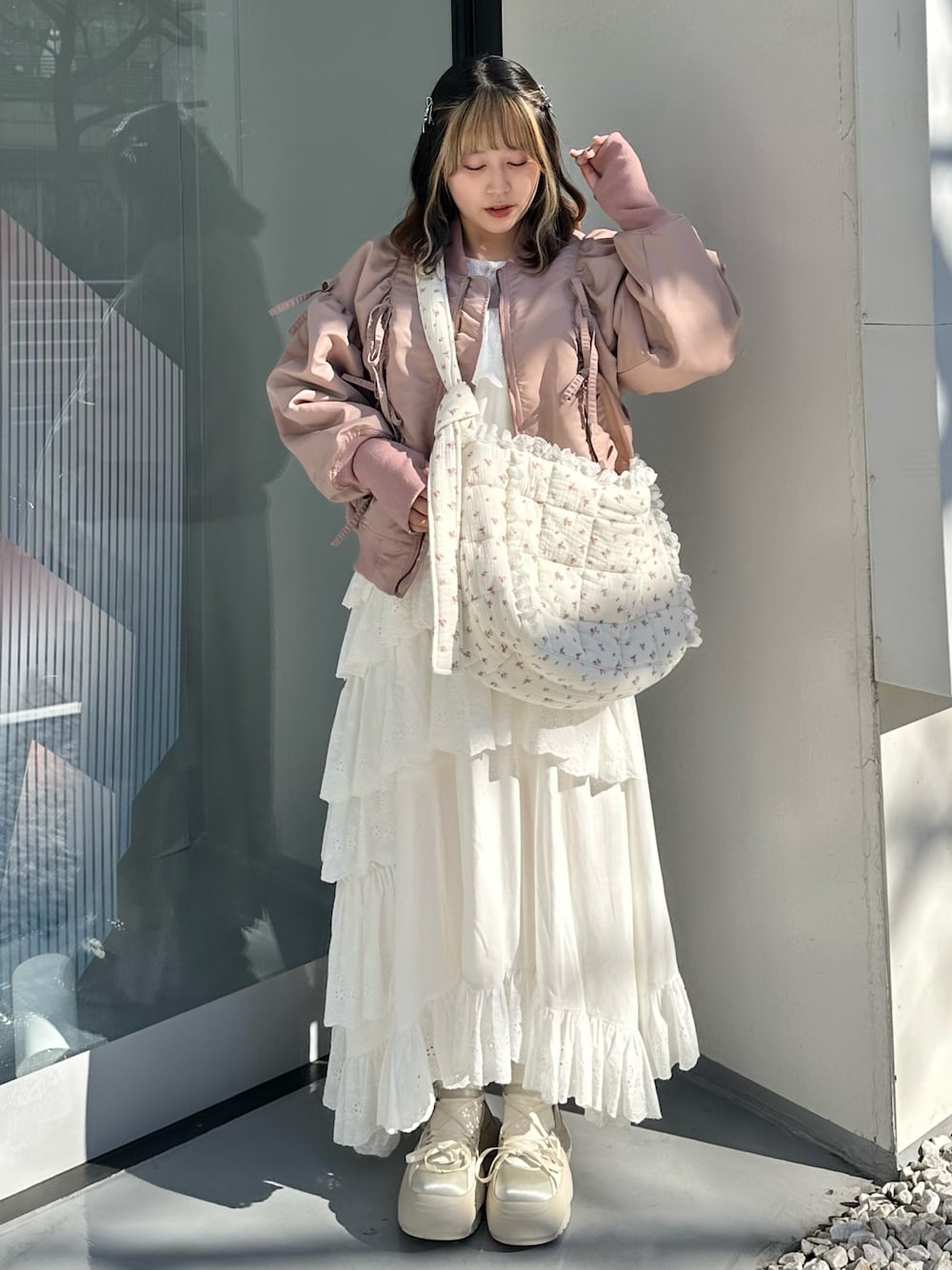 ジャケット/アウター（ピンク系）を使った「白ワンピース」の人気  