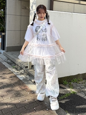 「merry jenny（メリージェニー）のfrill mary jane metal sneakers（スニーカー、ピンク系）」を使った、ponさん（レディース・153cm）の春コーディネート