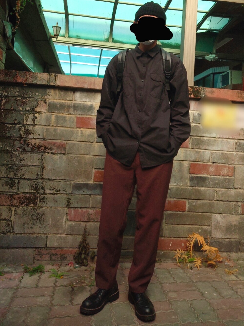 「SENSE OF PLACE by URBAN RESEARCHのダブルタックテーパードスラックスB（その他パンツ、ブラウン系）」を使った、PHさん（メンズ・180cm）の春コーディネートの1枚目の写真