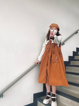 「VINTAGE（ヴィンテージ）のアイテム（ジャンパースカート）」を使った、こころさん（レディース・156cm）の冬コーディネート