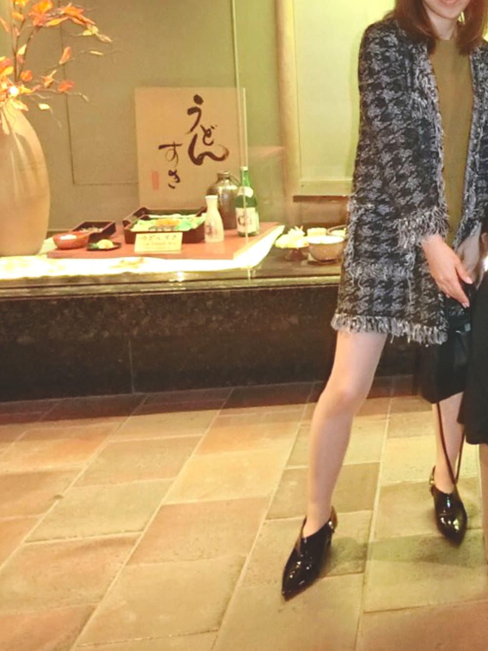 「ツイードコート、薄手のアウター、だから秋服が好き、からし色、ZARA、BALENCIAGA」｜「ZARAのアイテム（ノーカラーコート、グレー系）」を使った、小池さん（レディース・159cm）の秋コーディネートの1枚目の写真