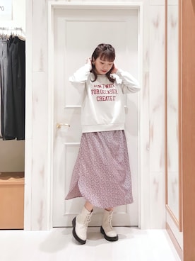 「Samansa Mos2 blue」｜「アイテム（スウェット）」を使った、ハタケヤマさん（レディース・163cm）の秋コーディネート