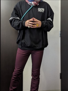 「over print（オーバープリント）のアイテム」を使った、まばゆいさん（メンズ・177cm）の秋コーディネート