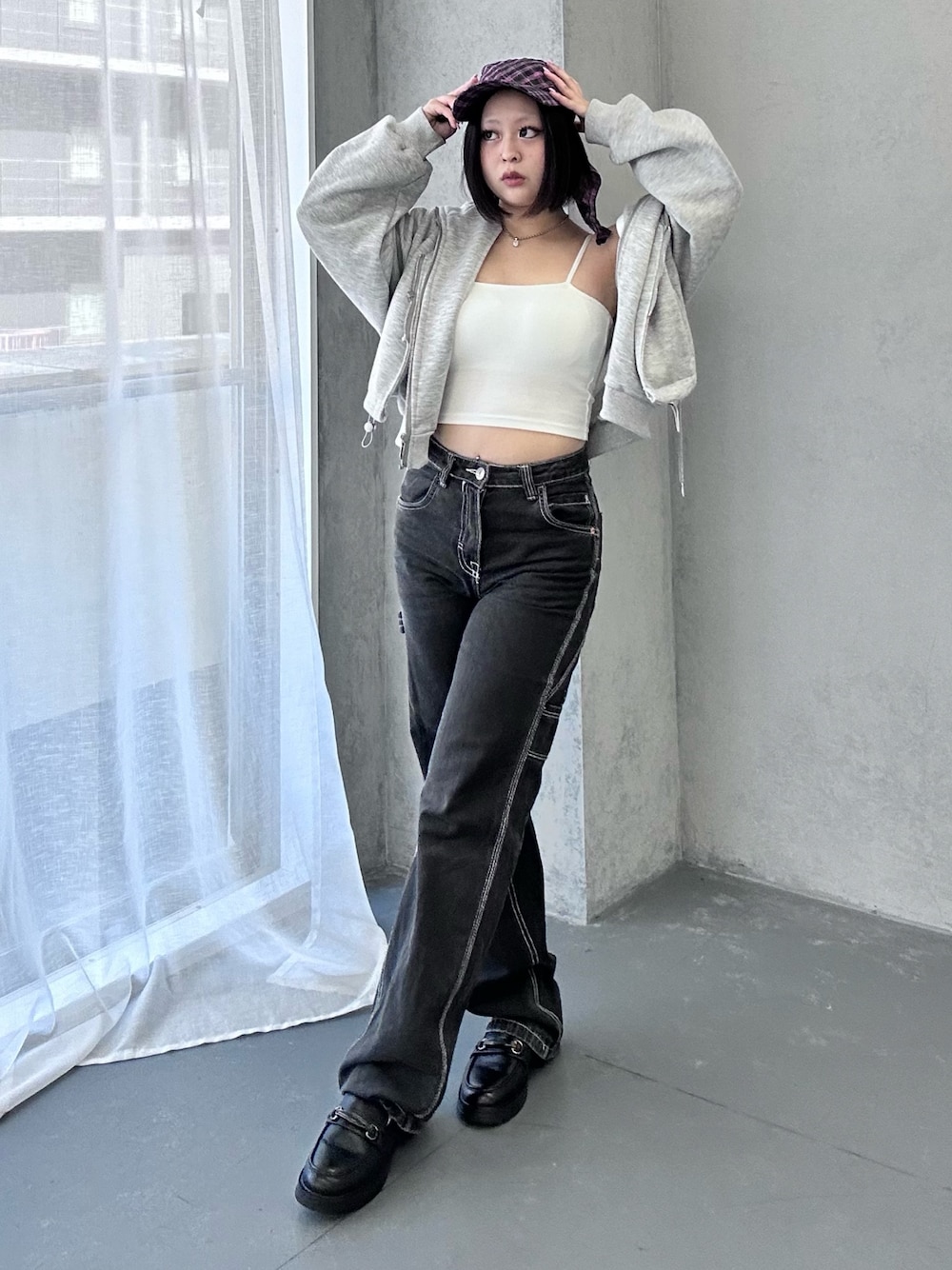 「大人カジュアル、最近のいい感じコーデ、春、夏ファッション、デニム、ootd、低身長女子」｜「Bershkaのアイテム（デニムパンツ、ブラック系）」を使った、れなぴさん（骨格ストレート・レディース・150cm）の春コーディネートの1枚目の写真
