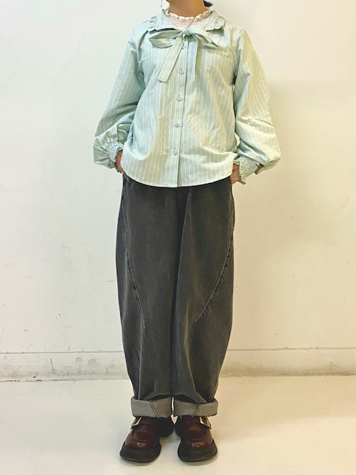 ボウタイシャーリングブラウス