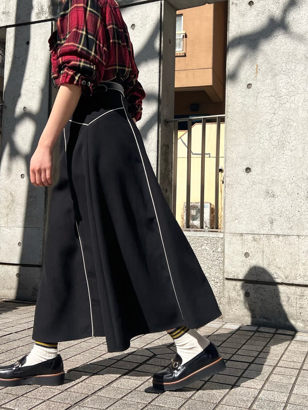 「オトナカジュアル」｜「HAREのアイテム（スカート、ブラック系）」を使った、yuridegozaru1105さん（骨格ウェーブ・レディース・162cm）の春コーディネートの1枚目の写真