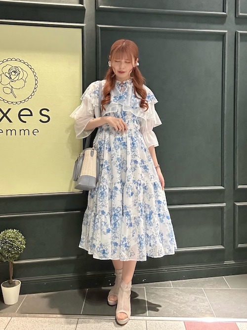axes femme POETIQUE HEP FIVE 店まみさんのワンピースを使った