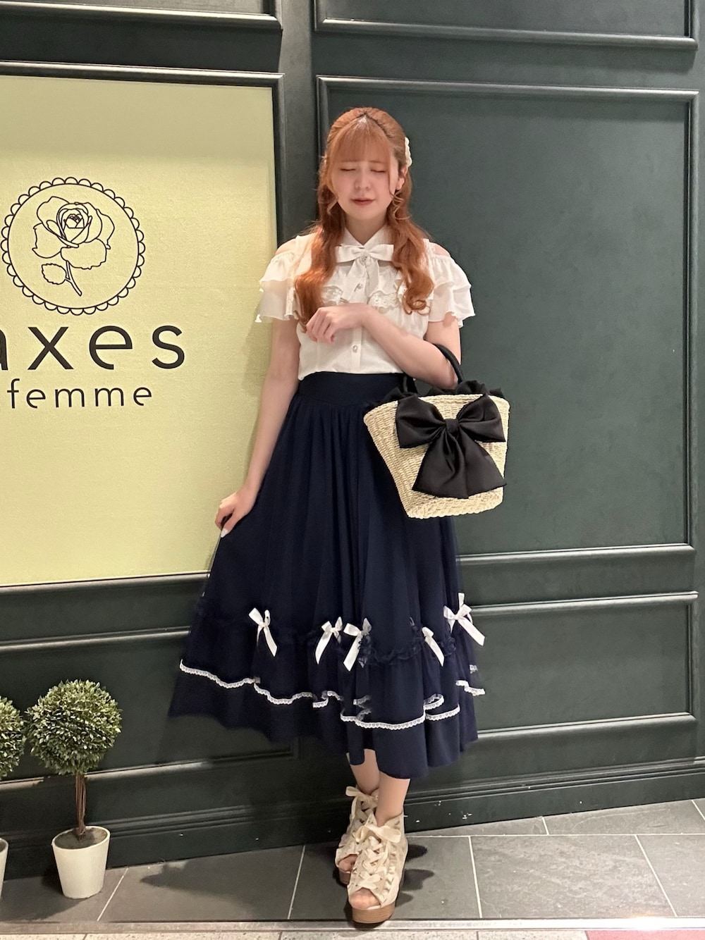「axes femme POETIQUE、マリン、マリンコーデ、夏コーデ、海コーデ、海」｜「axes femme POETIQUEのマリンチャームリボンブラウス（シャツ/ブラウス、ホワイト系）」を使った、まみ 🎀さん（骨格ナチュラル・レディース・167cm）の夏コーディネートの1枚目の写真