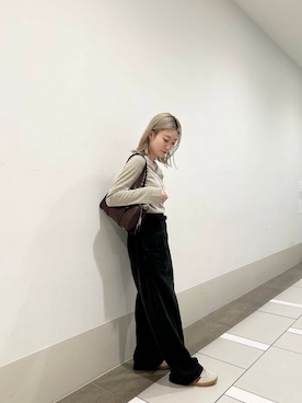 「KBF（ケイビーエフ）の『一部WEB限定カラー』『3サイズ展開』BIGポケットデザインデニム（デニムパンツ、ブラック系）」を使った、晴菜さん（レディース・157cm）の秋コーディネート