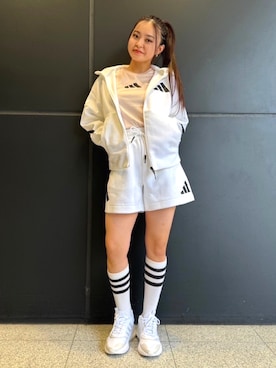 「アイテム（パーカー）」を使った、KKさん（レディース・153cm）の秋コーディネート