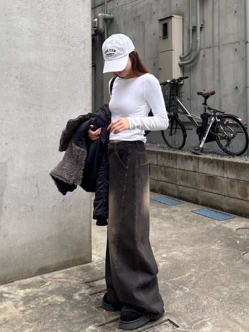 スタッズ付ワイドデニム