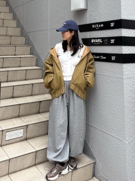 「RAY CASSIN（レイカズン）のアイテム（トップス）」を使った、RAYCASSIN_officialさん（レディース・160cm）の春コーディネート