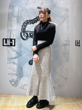 「アイテム（バングル/リストバンド）」を使った、miuさん（レディース・156cm）の秋コーディネート