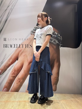 「アイテム（バングル/リストバンド）」を使った、miuさん（レディース・156cm）の秋コーディネート
