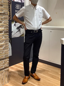「TOKYO SHIRTS（トウキョウシャツ）の形態安定ノンアイロン ボタンダウン 半袖ビジネスワイシャツ（ビジネスシャツ、ホワイト系）」を使った、BRICK HOUSE by Tokyo Shirts 名古屋茶屋イオンモール店さん（メンズ・173cm）の春コーディネート