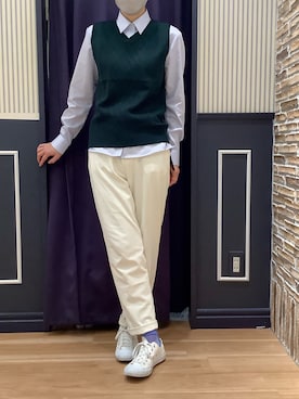 ベストを使った Vネックニット のレディース人気ファッションコーディネート Wear