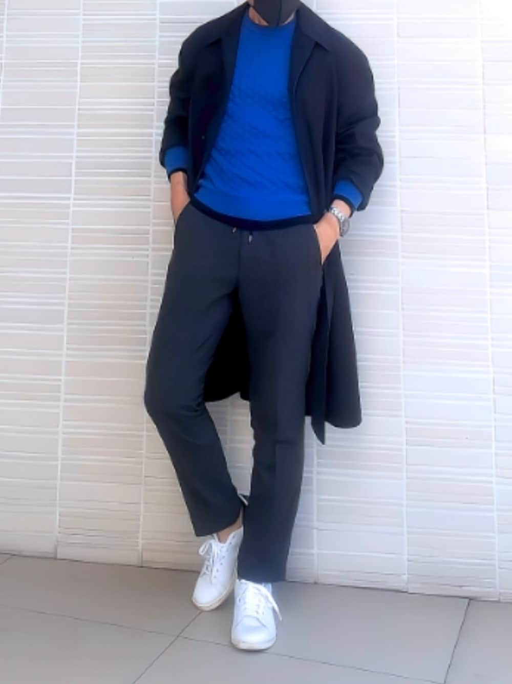 「はるコーデ、きれいめカジュアル、大人カジュアル、シンプル、オーバーサイズ、ステンカラーコート、UNIQLO U、H&M、スタンスミス、ウールパンツ」｜「adidas Originalsのアイテム（スニーカー、ホワイト系）」を使った、tutimurajyaku1997さん（メンズ・172cm）の春コーディネートの1枚目の写真
