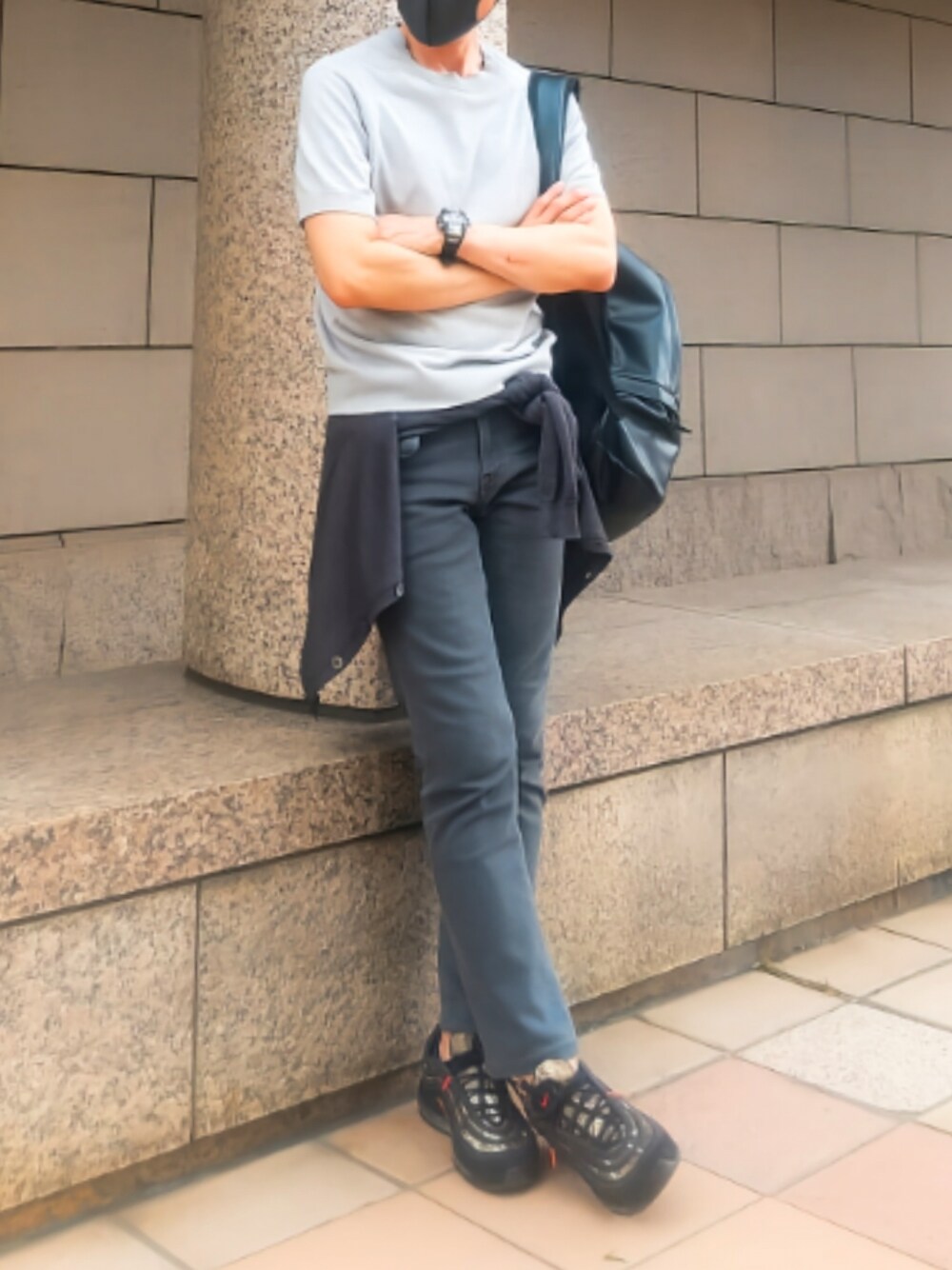 「ニットTシャツ、大人カジュアル、きれいめカジュアル、休日スタイル、シンプルコーデ、デニム、カーディガン、AIRMAX97、スニーカー、リュック」｜「NIKEのアイテム（スニーカー、グリーン系）」を使った、tutimurajyaku1997さん（メンズ・172cm）の夏コーディネートの1枚目の写真