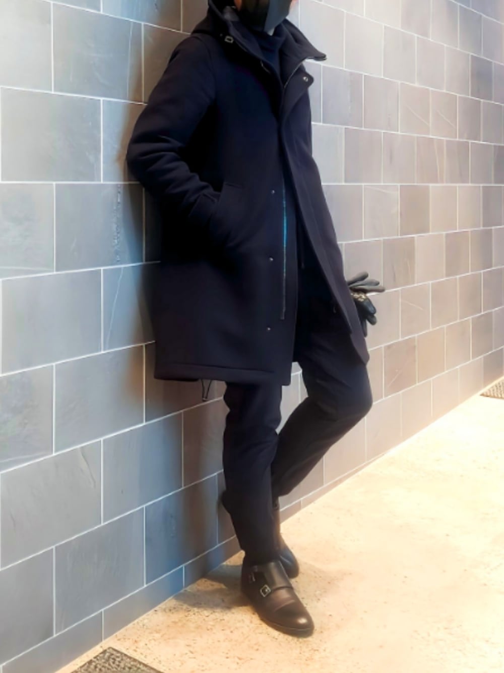 「冬コーデ、休日スタイル、きれいめカジュアル、大人カジュアル、シンプルコーデ、Aライン、ダウンコート、HERNO、ジョガーパンツ、ダブルモンク、UNIQLO、GU、ドレスシューズ」｜「GUのアイテム（ドレスシューズ、ブラック系）」を使った、tutimurajyaku1997さん（メンズ・172cm）の冬コーディネートの1枚目の写真