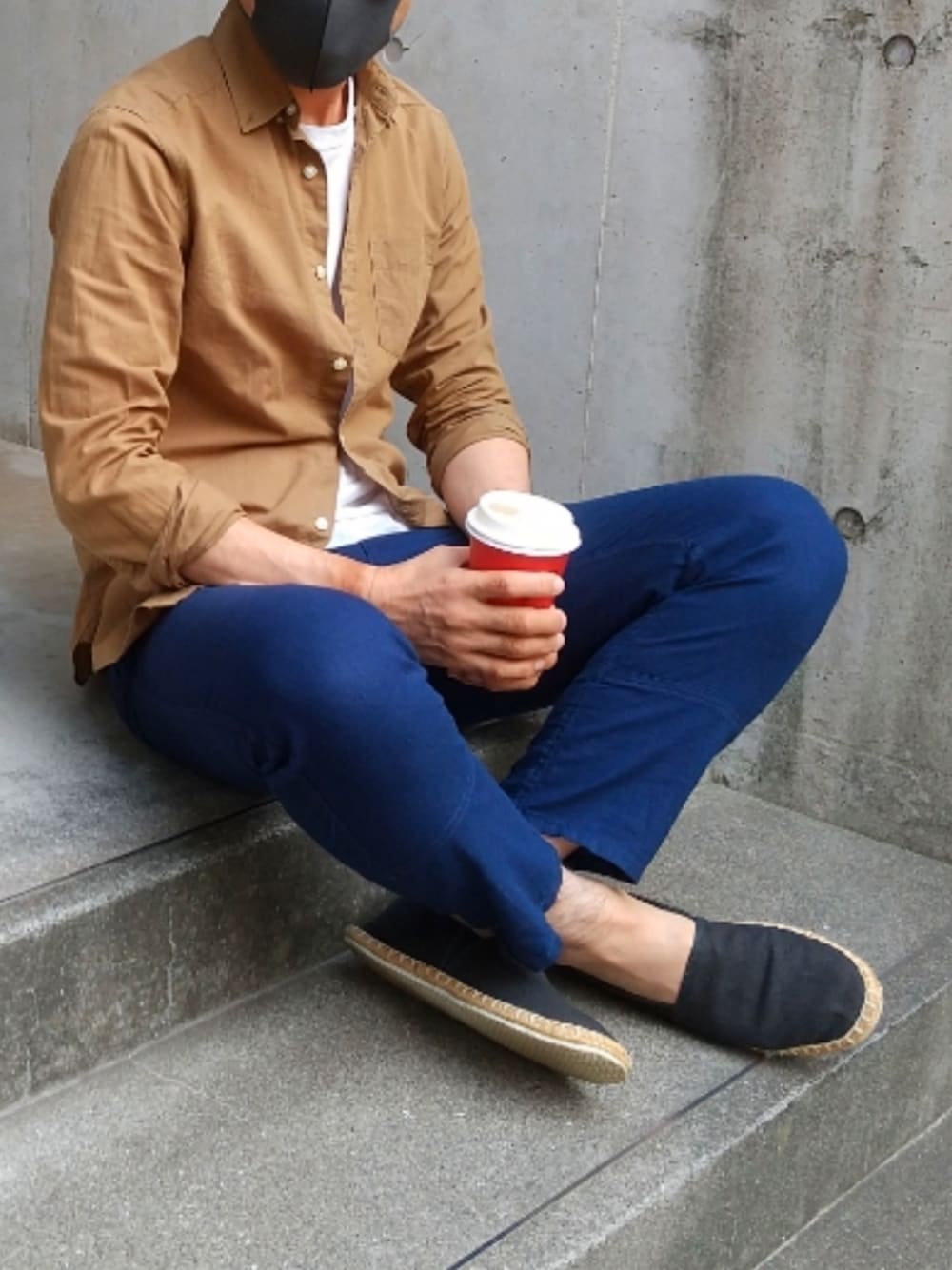 「夏コーデ、休日スタイル、きれいめカジュアル、大人カジュアル、シンプルコーデ、リラックススタイル、リネンパンツ、ZARA、H&M、エスパドリーユ、アズーロ・エ・マローネ」｜「H&Mのアイテム（スリッポン、ブラック系）」を使った、tutimurajyaku1997さん（メンズ・172cm）の夏コーディネートの1枚目の写真