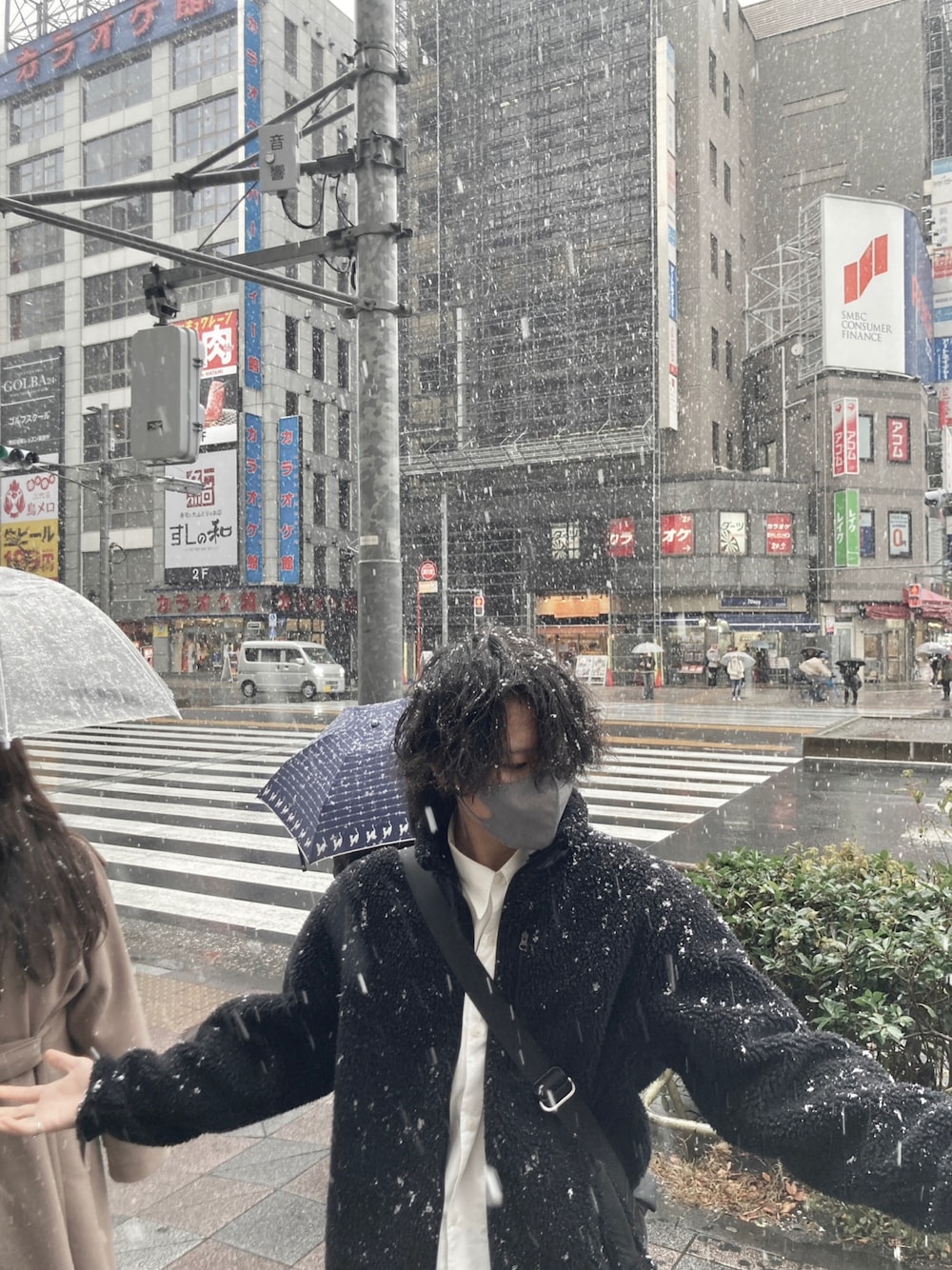 「きれいめカジュアル、シンプルコーデ、モノトーン」｜「UNIQLOの防風アウターフリースジャケット　BLAKC サイズL（ジャケット/アウター、ブラック系）」を使った、chitoさん（メンズ・169cm）の冬コーディネートの1枚目の写真