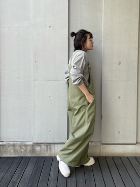 「アイテム（つなぎ/オールインワン）」を使った、大熊亜美さん（レディース・155cm）の夏コーディネート