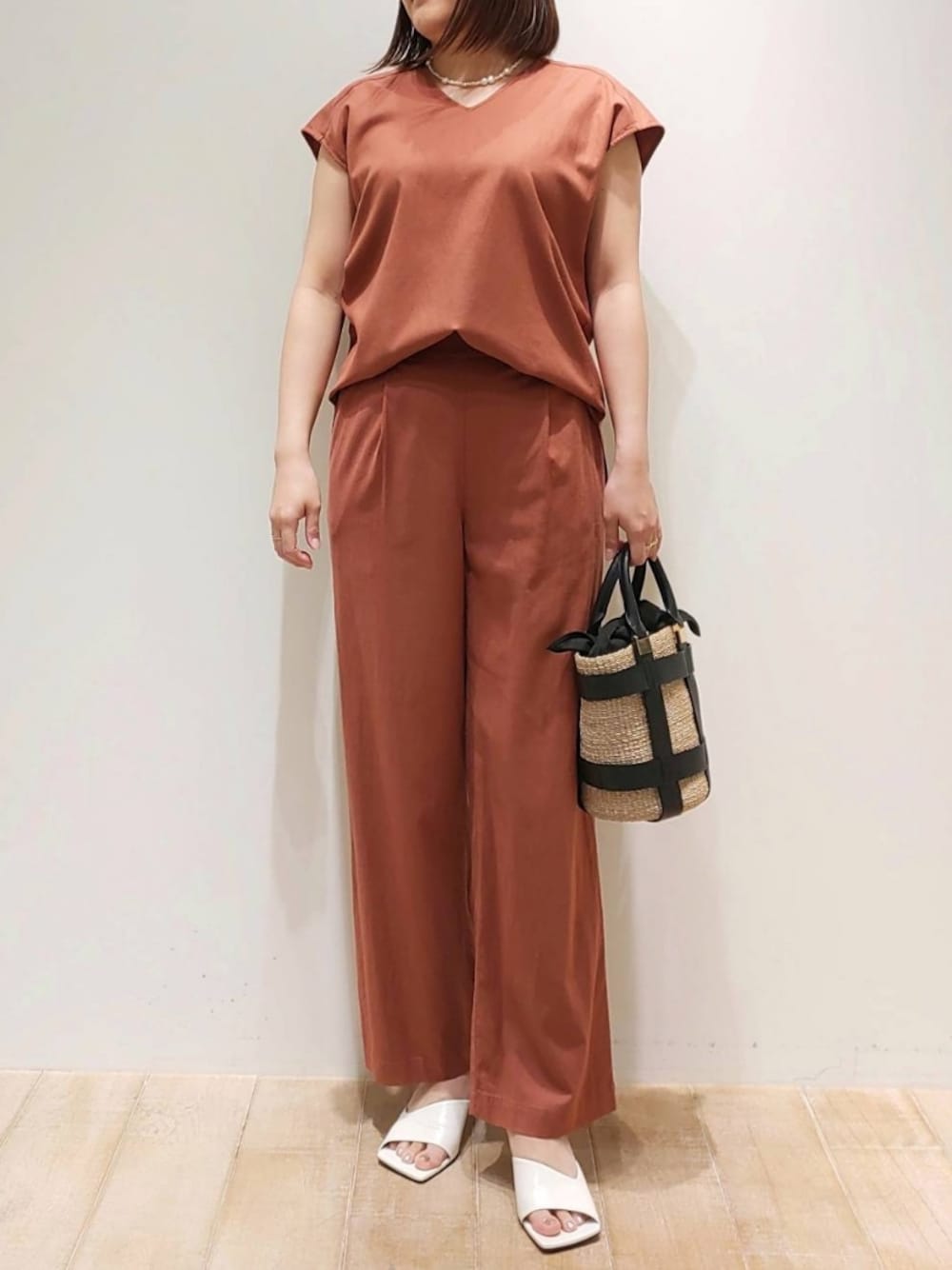 「いまどきジャケット写真、カラーパンツ、セットアップ、初夏コーデ、骨格ストレート、カリテ(qualite)、qualite、春服」｜「qualiteの《セットアップ対応》ブライトリネンブラウス（シャツ/ブラウス、オレンジ系）」を使った、koeさん（レディース・160cm）の春コーディネートの1枚目の写真